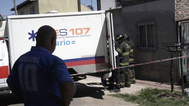 Personal del Sies junto a los bomberos retiraron el cuerpo del lugar.
