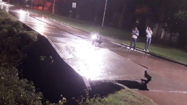 Vecinos de Santa Elena advierten que hay viviendas en peligro por el deslizamiento de barrancas