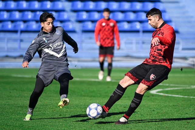 Lautaro Giannetti fue utilizado como segundo marcador central