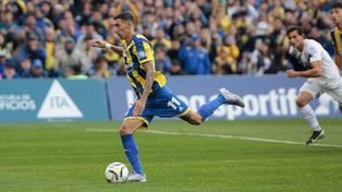 Se viene el gol de Ángel Di María, que será el 1 a 0 de Central sobre Godoy Cruz.