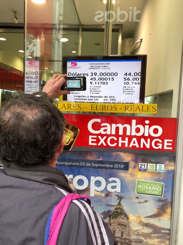 El dólar se disparó, supera los 40 pesos y hay incertidumbre en la city rosarina