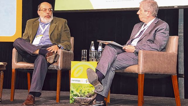 mercosoja. El consultor Ricardo Passero junto con el director institucional de la Bolsa