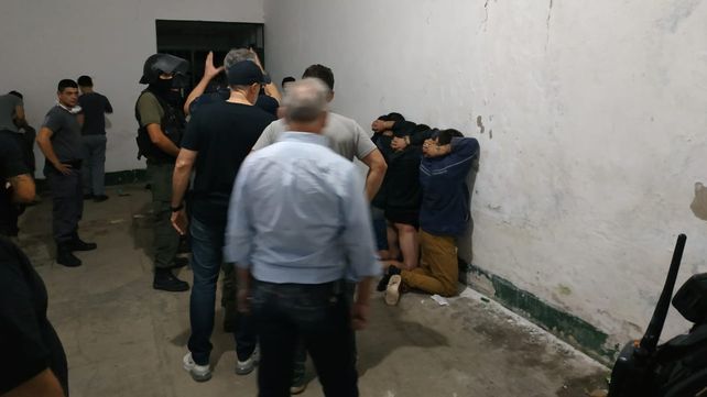 El ministro Saín lideró un operativo para finalizar el motín en Coronda