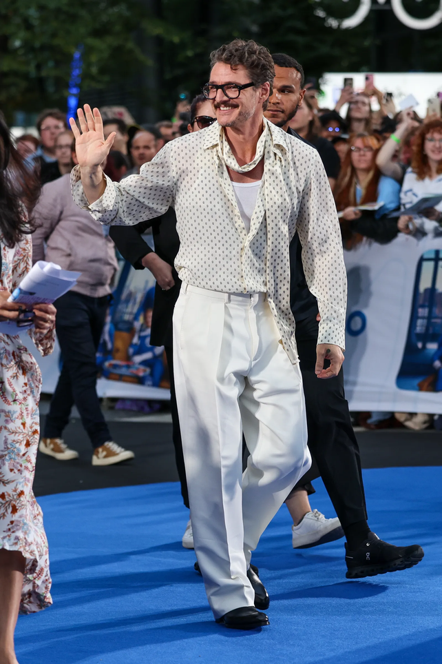 Pascal utilizó un look de Tom Ford recientemente, bajo el estilismo de Jamie Mizrahi  