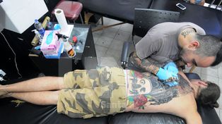 Tatuajes: una moda que no para de crecer y es furor en la ciudad