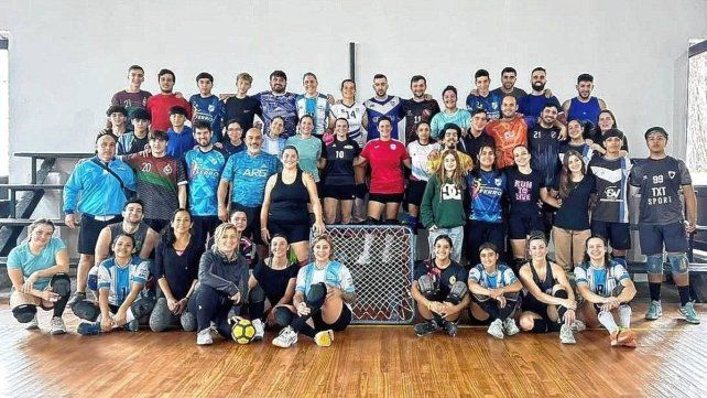 Los seleccionados mayor masculino y femenino de tchoukball entrenaron en Concordia de cara el torneo en Panamericano.