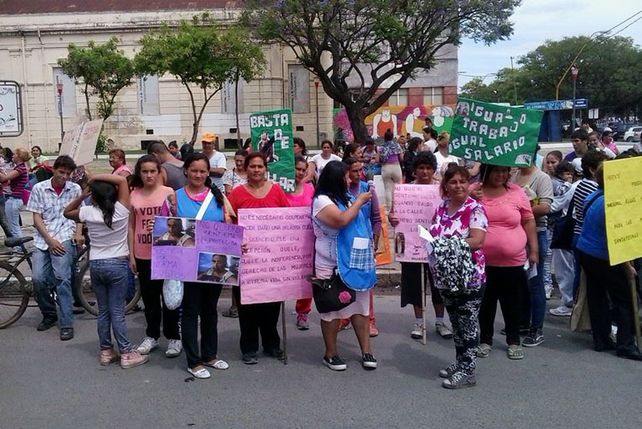 La multisectorial de mujeres de la CCC se manifestó frente al Iturraspe