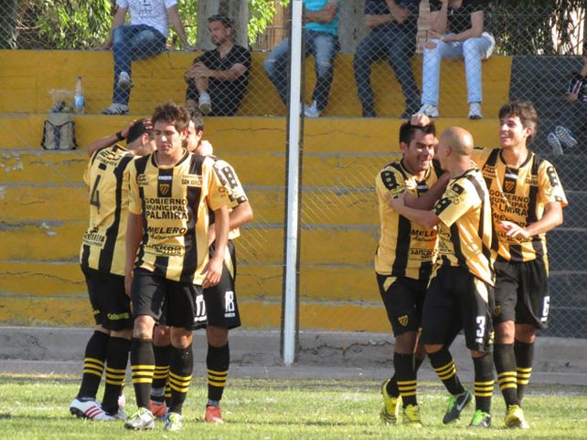 Argentino B: Palmira goleó a Unión de Villa Krause y es líder