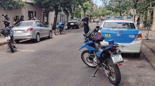 El conductor del vehículo fue alcanzado por personal policial y puesto a disposición de la justicia.