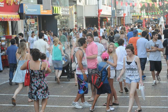 Éxodo comercial en la peatonal