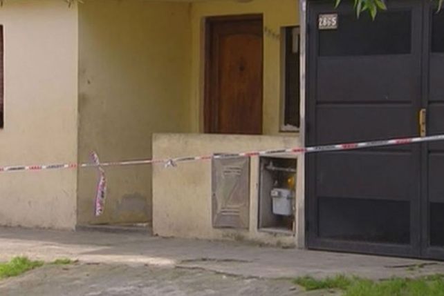 Un hombre acuchilló a su esposa y luego se suicidó con una descarga eléctrica