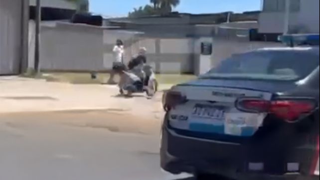 La persecución policial se inició en Granadero Baigorria y terminó en Capitán Bermúdez. Dos sospechosos quedaron detenidos