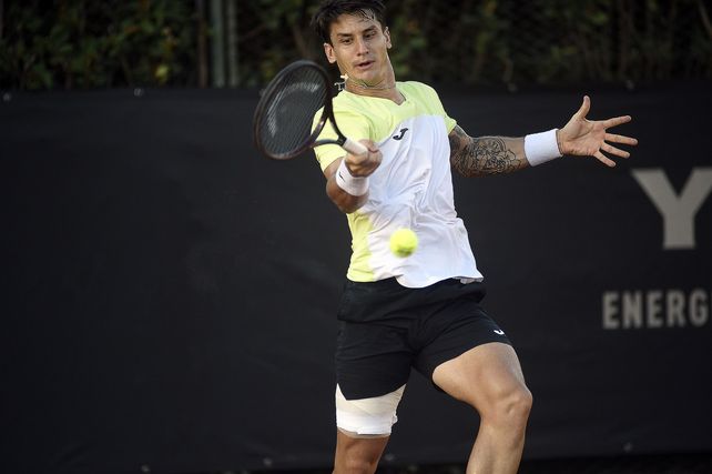 Camilo Ugo Carabelli definió el duelo de argentinos en tres sets.