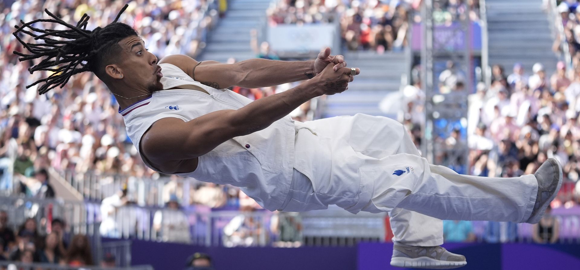 El francés Gaetan Alin, conocido como B-Boy Lagaet compite en la competición de breaking en el Parque Urbano de la Concordia durante los Juegos Olímpicos de 2024, el sábado 10 de agosto de 2024 en País, Francia. (AP Foto/Frank Franklin II) El francés Gaetan Alin, conocido como B-Boy Lagaet compite en la competición de breaking en el Parque Urbano de la Concordia durante los Juegos Olímpicos de 2024, el sábado 10 de agosto de 2024 en País, Francia. (AP Foto/Frank Franklin II)