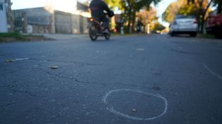 Doble crimen: pidió prestada una moto y la mataron al confundirla con la dueña