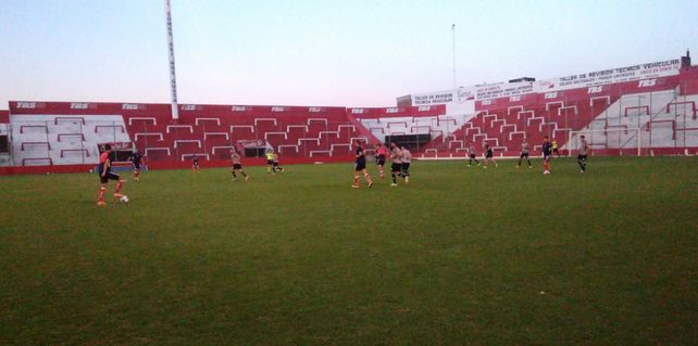 Con una formación alternativa, Unión superó a Belgrano de Paraná