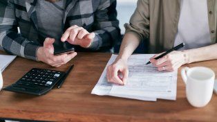 Salario mínimo: qué efecto tiene el aumento en Potenciar Trabajo y Ganancias