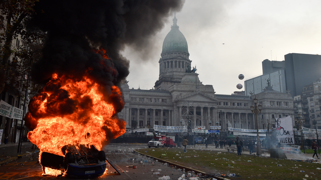 Los incidentes ocurrieron en torno al Congreso de la Nación.