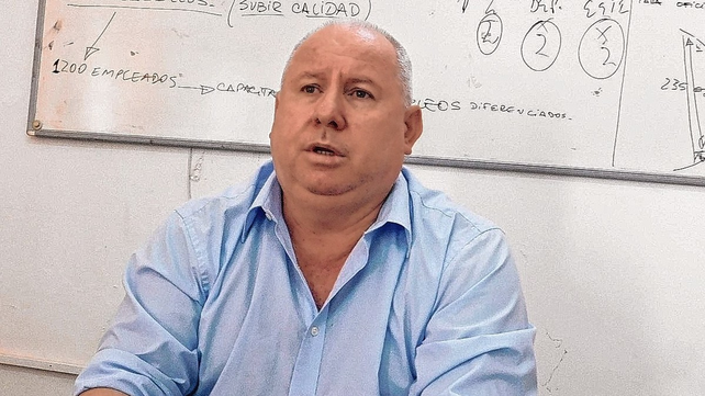 El profesor Adrián Alurralde renunció a su cargo de director de deportes de la Municipalidad de Santa Fe.