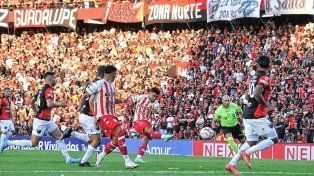 La última vez que Colón repitió la formación de un partido al otro fue entre la 6ª y la 7ª fecha de la Copa de la Liga cuando empató con Lanús y luego fue local ante Unión.