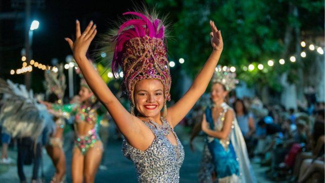 La Noche de las Ciudades mostró el carnaval de Feliciano, Victoria y Paraná