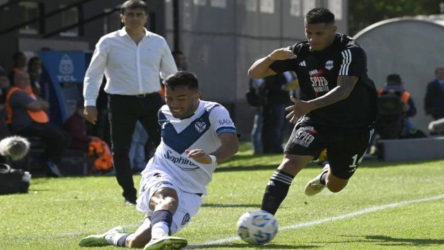 Vélez no pudo en el Bajo Flores y la definición del campeonato se pone apasionante.