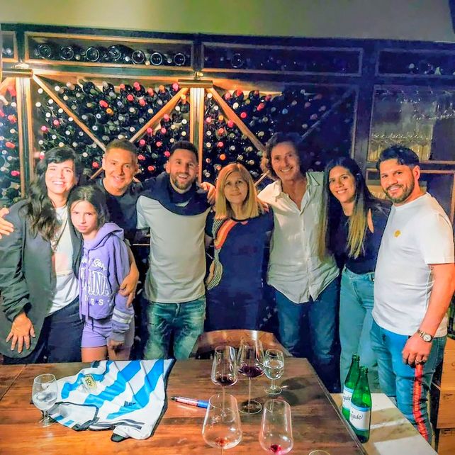Adrián Suar reveló cómo fue el encuentro con Messi en la parrilla y la decisión del futbolista en el momento de salir del lugar.