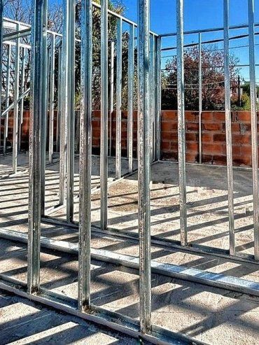 Otra denuncia contra una constructora de Paraná: sacó un préstamo por una casa que nunca terminaron