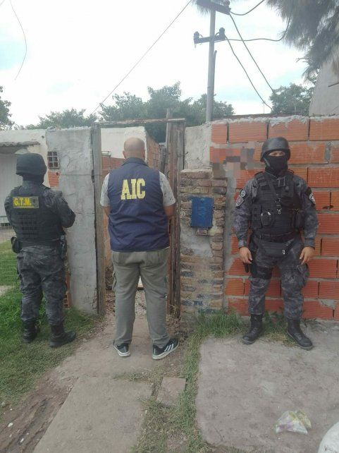 Uno de los allanamientos realizados el martes para detener a los implicados.