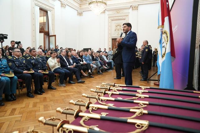 Pullaro reconoció a policías reincorporados: Ustedes cambiaron la institución policial y el rumbo de la provincia de Santa Fe