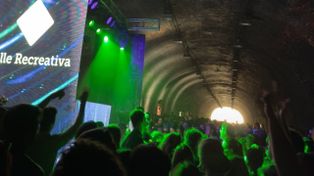 La Calle Recreativa sorprendió con una fiesta electrónica en el túnel