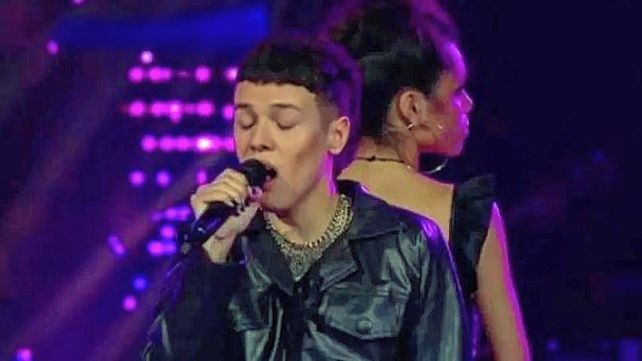 Santiago Borda ganó la primera batalla de La Voz Argentina