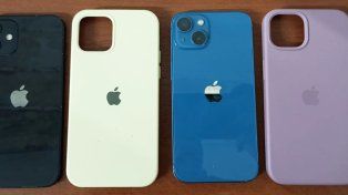 El hecho había quedado registrado en las cámaras de seguridad del lugar cuando una mujer hurtó una mochila que contenía dos celulares IPhone y un Samsung.