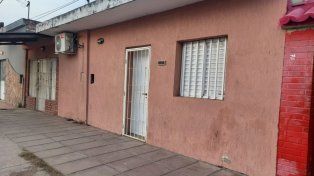 Balearon una peluquería de Bº Santa Rosa de Lima, hirieron a dos y uno se salvó de milagro&nbsp;