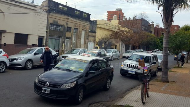 Le robaron 100 mil dólares y 20 mil pesos y la víctima cree que fue el plomero