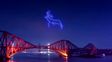 Un enjambre de drones iluminó los cielos de Escocia para despedir el 2020