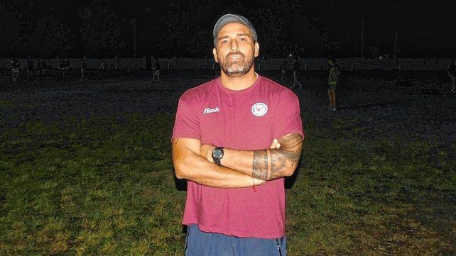 Martín Valentinuzzi al frente del desafío de conducir al plantel superior de Cha Roga. Martín Valentinuzzi al frente del desafío de conducir al plantel superior de Cha Roga.