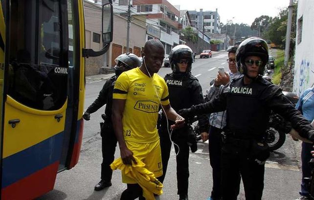 Ecuador expulsó a cinco jugadores que se escaparon de la concentración