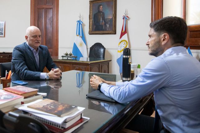 Alberto “Nacho” Biglieri junto al gobernador Pullaro