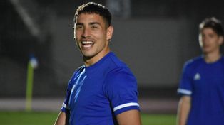 Ezequiel Ponce, a pura sonrisa en el entrenamiento de este lunes en Sapporo, donde Argentina espera el debut de los Juegos.