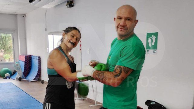 Cinthia González junto con su técnico