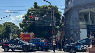 Tragedia en el microcentro: murió un operario tras electrocutarse con el cableado en Av. General López y Urquiza