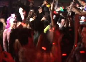 Clausuraron un boliche en Mendoza por escenas de sexo explícito en los shows