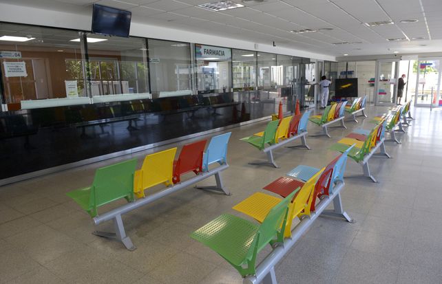 Si un chico llega a la guardia del Hospital Centenario por una urgencia se lo atiende y luego se lo deriva si es necesario.