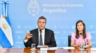 Massa y Raverta anunciaron un bono de $90.000 en dos cuotas de $47.500 para los trabajadores informales.