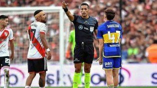 Superclásico: los árbitros que podrían dirigir el Boca-River