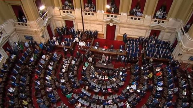 Javier Milei juró ante la Asamblea Legislativa como presidente de la Argentina