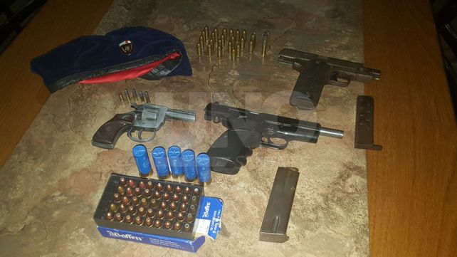 Su mamá lo denunció, le secuestraron armas de guerra y terminó detenido