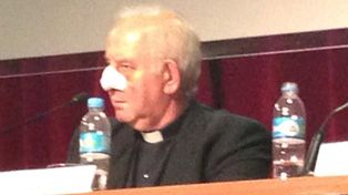 Asaltaron y golpearon en Flores al cura más cercano a Jorge Bergoglio