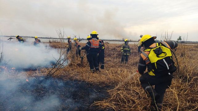 Los equipos de brigadistas apagaron todos los focos de incendio en las islas